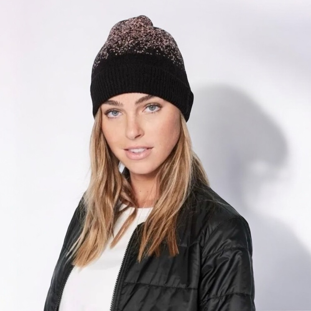 Lululemon Light & Bright Toque Black / Yum Yum Pink 100% merino wool chrome logo